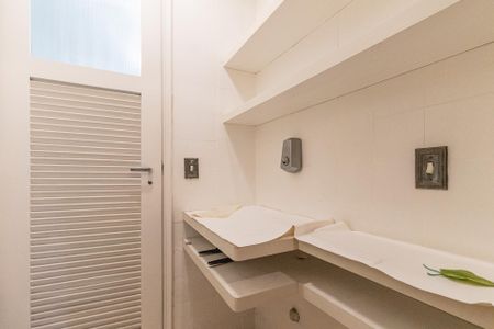 Apartamento para alugar com 68m², 2 quartos e 1 vagaÁrea de Serviço