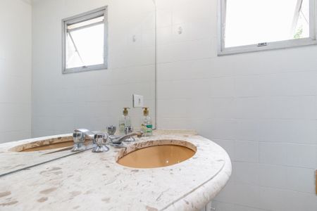 Apartamento para alugar com 68m², 2 quartos e 1 vagaBanheiro