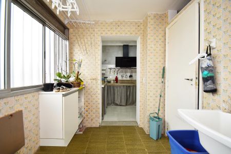 Apartamento à venda com 120m², 3 quartos e 1 vaga Apartamento à venda com 120m², 3 quartos e 1 vagaLavanderia