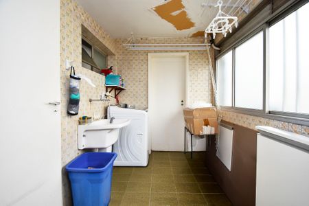 Apartamento à venda com 120m², 3 quartos e 1 vaga Apartamento à venda com 120m², 3 quartos e 1 vagaLavanderia