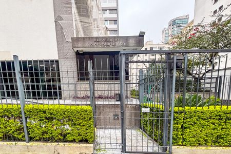 Apartamento à venda com 120m², 3 quartos e 1 vaga Apartamento à venda com 120m², 3 quartos e 1 vagaFachada