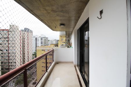Varanda de apartamento para alugar com 4 quartos, 140m² em Indianópolis, São Paulo