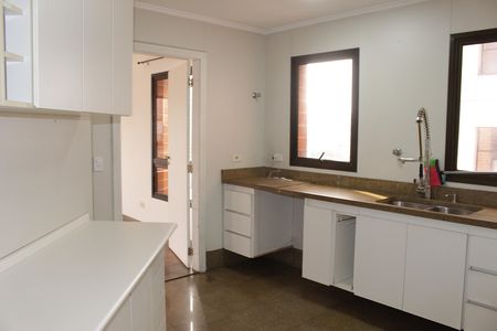 Apartamento para alugar com 360m², 2 quartos e 4 vagasCozinha