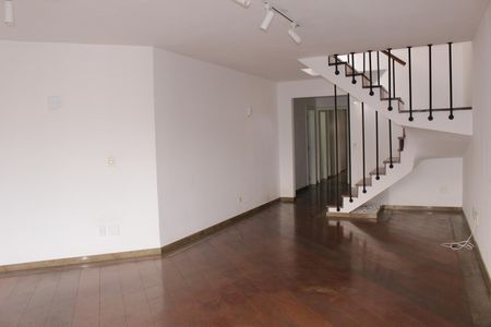 Apartamento para alugar com 360m², 2 quartos e 4 vagasSala