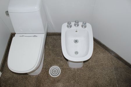 Apartamento para alugar com 360m², 2 quartos e 4 vagasBanheiro social
