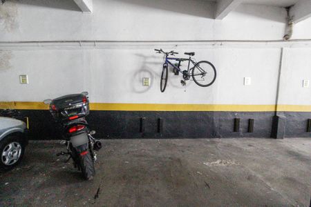 Apartamento à venda com 147m², 3 quartos e 1 vaga Apartamento à venda com 147m², 3 quartos e 1 vagaGaragem