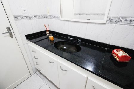 Apartamento à venda com 147m², 3 quartos e 1 vaga Apartamento à venda com 147m², 3 quartos e 1 vagaBanheiro