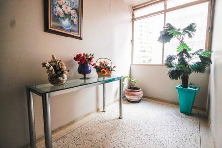 Apartamento à venda com 147m², 3 quartos e 1 vaga Apartamento à venda com 147m², 3 quartos e 1 vagaHall