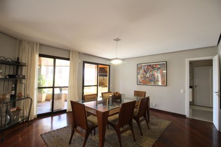 Apartamento à venda com 243m², 4 quartos e 4 vagasSala de Jantar