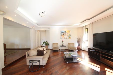 Apartamento à venda com 243m², 4 quartos e 4 vagasSala