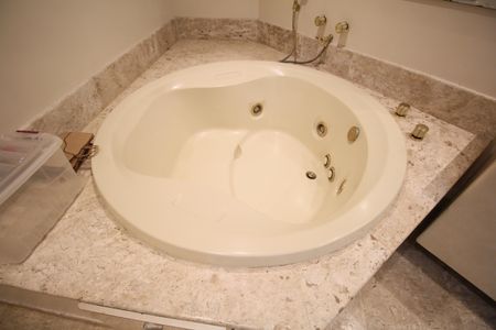 Apartamento à venda com 243m², 4 quartos e 4 vagasBanheiro da Suíte 1