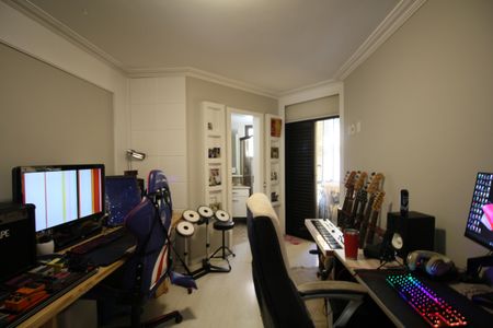 Apartamento à venda com 243m², 4 quartos e 4 vagasSuíte 2