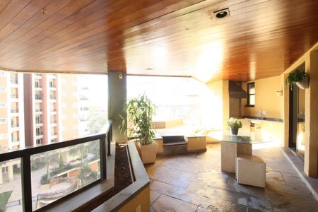 Apartamento à venda com 243m², 4 quartos e 4 vagasVaranda gourmet