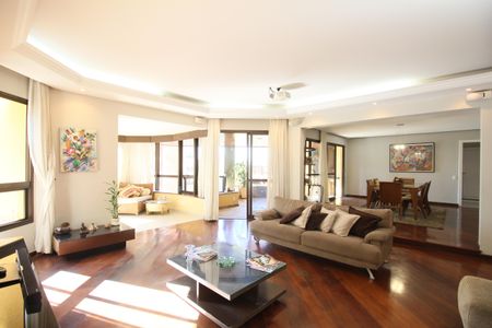 Apartamento à venda com 243m², 4 quartos e 4 vagasSala