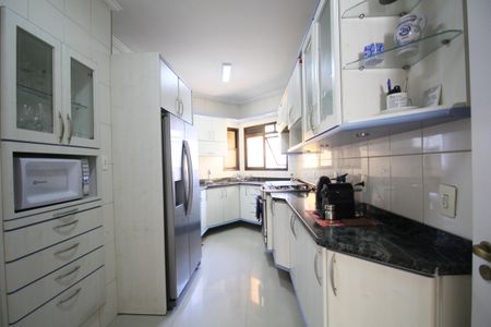 Apartamento à venda com 243m², 4 quartos e 4 vagasCozinha