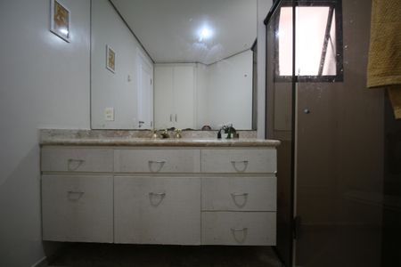 Apartamento à venda com 243m², 4 quartos e 4 vagasBanheiro da Suíte 2