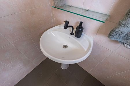 Apartamento para alugar com 70m², 2 quartos e 1 vaga Apartamento para alugar com 70m², 2 quartos e 1 vagaBanheiro