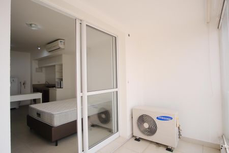 Varanda de kitnet/studio para alugar com 1 quarto, 33m² em Vila Gomes Cardim, São Paulo