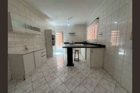 Casa para alugar com 135m², 3 quartos e 2 vagasCozinha