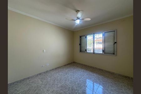 Casa para alugar com 135m², 3 quartos e 2 vagasSuíte