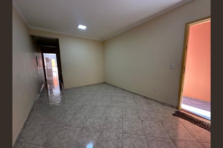 Casa para alugar com 135m², 3 quartos e 2 vagasSala