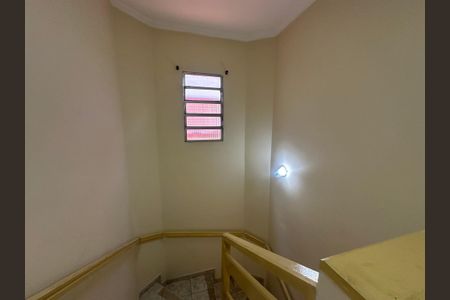 Casa para alugar com 135m², 3 quartos e 2 vagasEscada