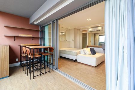 Studio à venda com 41m², 0 quarto e 1 vaga Studio à venda com 41m², 0 quarto e 1 vagaStudio - Varanda