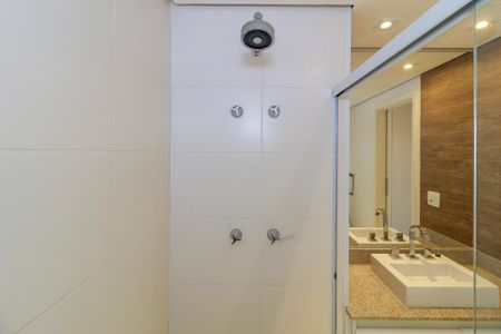 Studio à venda com 41m², 0 quarto e 1 vaga Studio à venda com 41m², 0 quarto e 1 vagaBanheiro