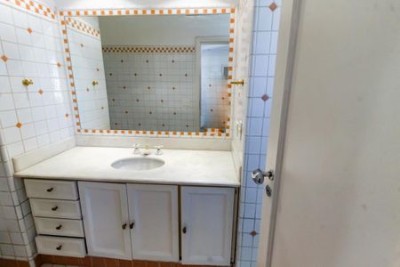 Apartamento para alugar com 540m², 5 quartos e 4 vagas Apartamento para alugar com 540m², 5 quartos e 4 vagasBanheiro da Suíte 3