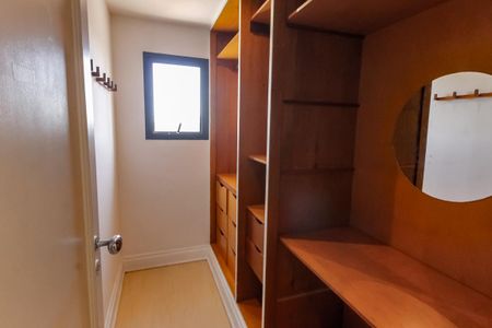 Apartamento para alugar com 540m², 5 quartos e 4 vagas Apartamento para alugar com 540m², 5 quartos e 4 vagasCloset da suíte 2