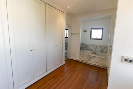 Apartamento para alugar com 540m², 5 quartos e 4 vagas Apartamento para alugar com 540m², 5 quartos e 4 vagasBanheiro da Suíte 4