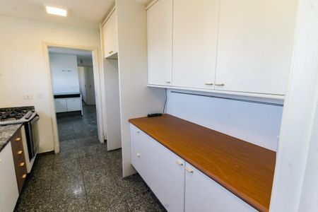 Apartamento para alugar com 540m², 5 quartos e 4 vagas Apartamento para alugar com 540m², 5 quartos e 4 vagasCozinha - Armários