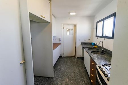 Apartamento para alugar com 540m², 5 quartos e 4 vagas Apartamento para alugar com 540m², 5 quartos e 4 vagasCozinha - Armários