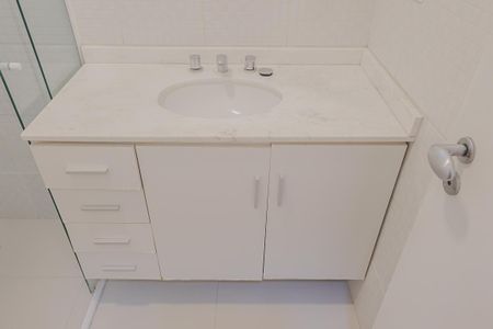 Apartamento para alugar com 115m², 2 quartos e 1 vaga Apartamento para alugar com 115m², 2 quartos e 1 vagaBanheiro