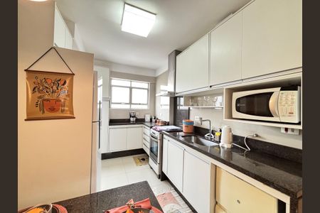 Apartamento para alugar com 69m², 2 quartos e 1 vagaCozinha