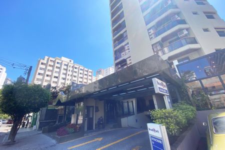 Studio para alugar com 55m², 2 quartos e 2 vagas Studio para alugar com 55m², 2 quartos e 2 vagasFachada