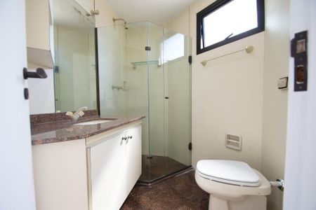 Studio para alugar com 55m², 2 quartos e 2 vagas Studio para alugar com 55m², 2 quartos e 2 vagasBanheiro da Suíte