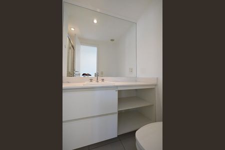 Apartamento à venda com 120m², 2 quartos e 2 vagasBanheiro social