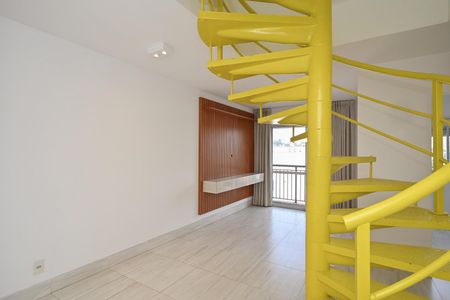 Apartamento à venda com 120m², 2 quartos e 2 vagasSala