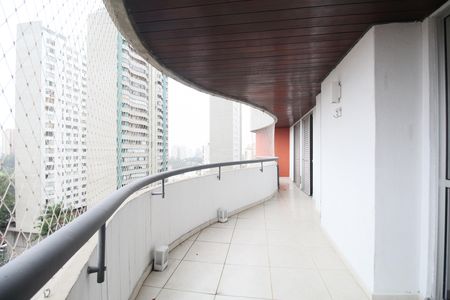 Apartamento para alugar com 160m², 3 quartos e 2 vagasVaranda