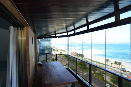 Apartamento para alugar com 71m², 1 quarto e 2 vagasVaranda