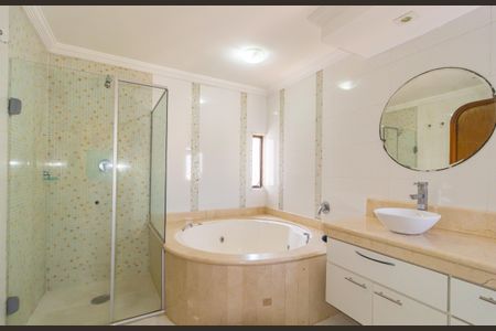 Apartamento à venda com 300m², 5 quartos e 3 vagasBanheiro da Suíte 3