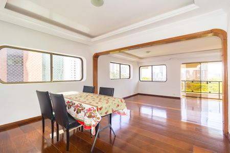 Apartamento à venda com 300m², 5 quartos e 3 vagasSala de Jantar