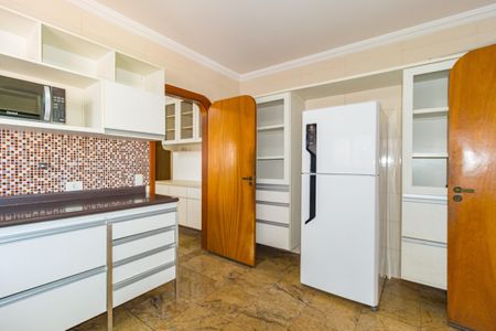 Apartamento à venda com 300m², 5 quartos e 3 vagasCozinha