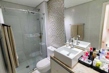 Apartamento à venda com 62m², 2 quartos e 1 vaga Apartamento à venda com 62m², 2 quartos e 1 vagaBanheiro da Suíte