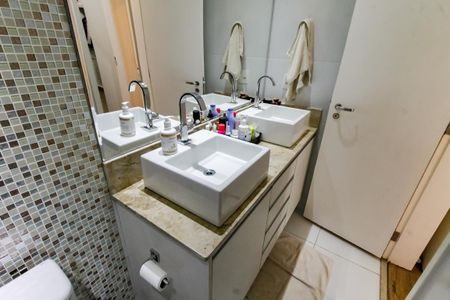 Apartamento à venda com 62m², 2 quartos e 1 vaga Apartamento à venda com 62m², 2 quartos e 1 vagaBanheiro da Suíte