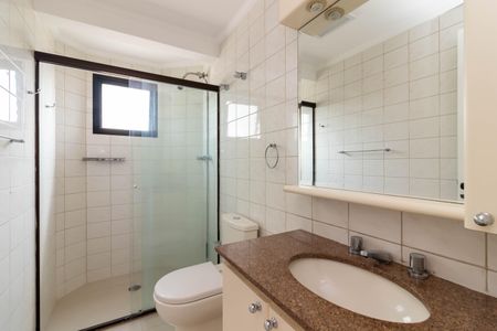 Apartamento à venda com 105m², 3 quartos e 3 vagas Apartamento à venda com 105m², 3 quartos e 3 vagasBanheiro 2