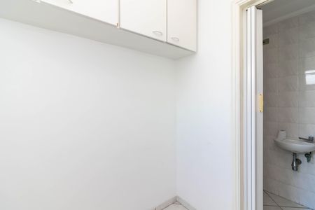 Apartamento à venda com 105m², 3 quartos e 3 vagas Apartamento à venda com 105m², 3 quartos e 3 vagasQuarto de Serviço