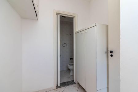 Apartamento à venda com 105m², 3 quartos e 3 vagas Apartamento à venda com 105m², 3 quartos e 3 vagasQuarto de Serviço