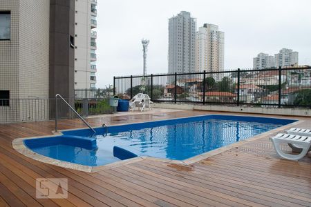 Apartamento à venda com 105m², 3 quartos e 3 vagas Apartamento à venda com 105m², 3 quartos e 3 vagasÁrea comum - Piscina